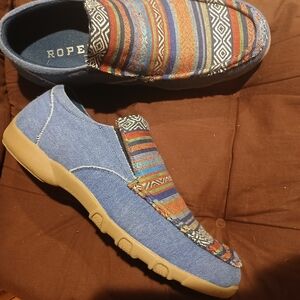 Blue and Striped Casual Slip-On Slippers